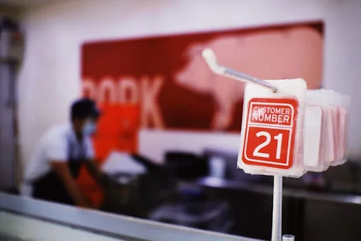 prosciutto pizza with rocket leaves