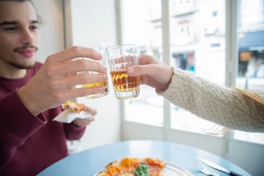 happy hour appetizer pizza and drinks